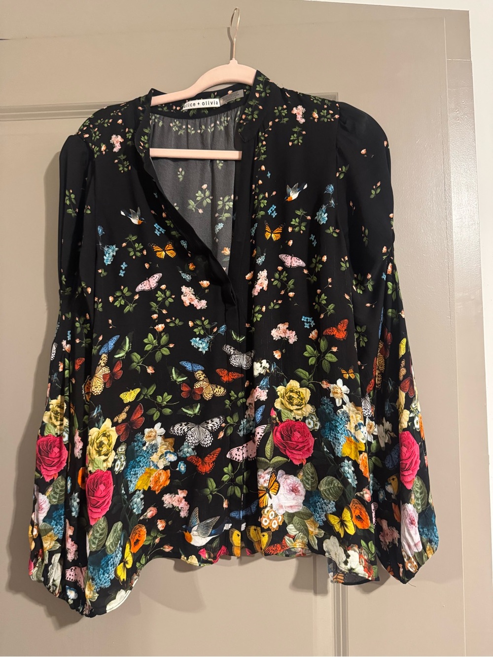 Alice + Olivia Helen Blouse Floral V-Neck Puff-Sleeve - Picture 3 of 5